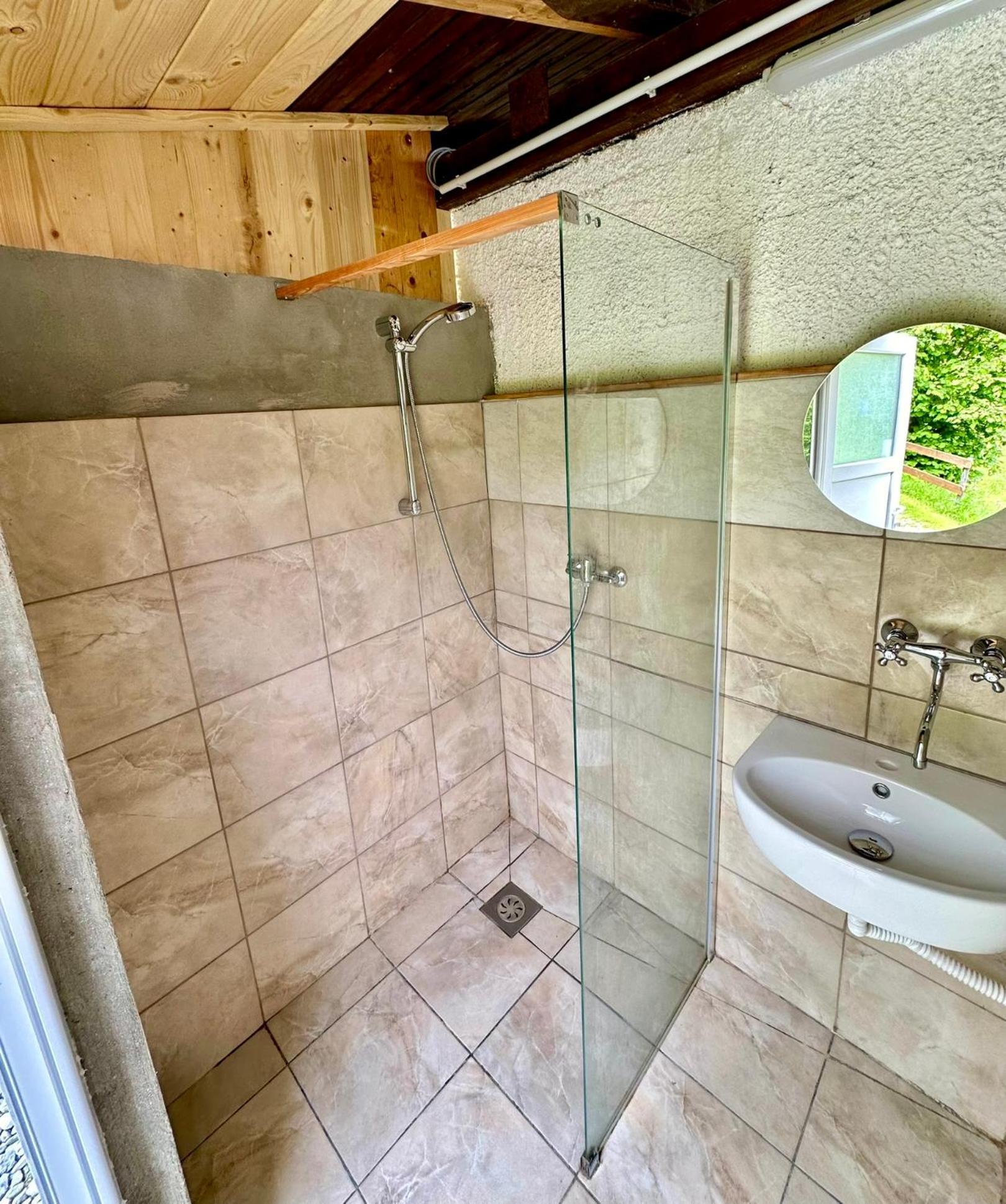 Glamping Krn Hotell Kobarid Exteriör bild